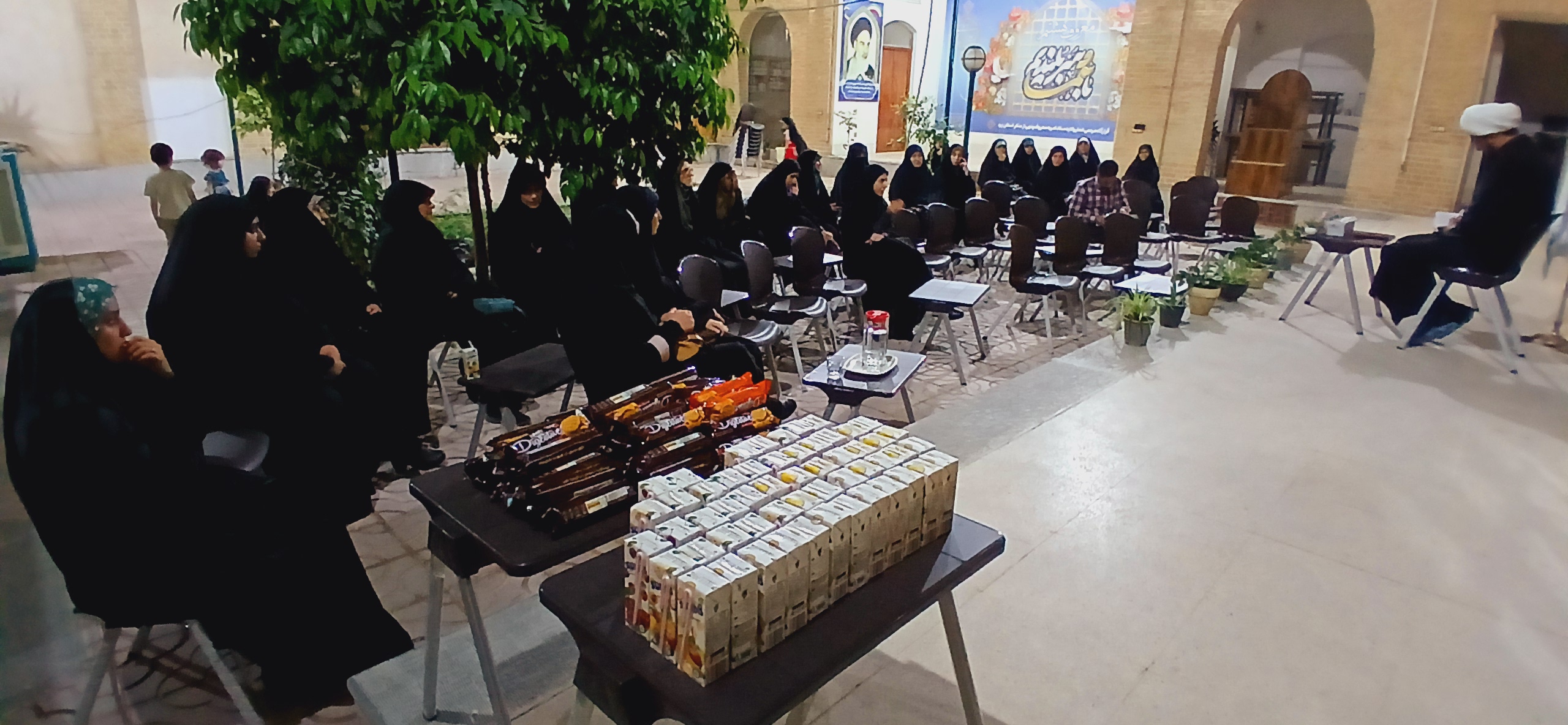  جلسه بررسی عملکرد و فعالیت قرارگاه عمارولایت در ایام نوروز و ماه مبارک رمضان 1404 با حضور سرگروه های خواهران در محل ستاد برگزار شد